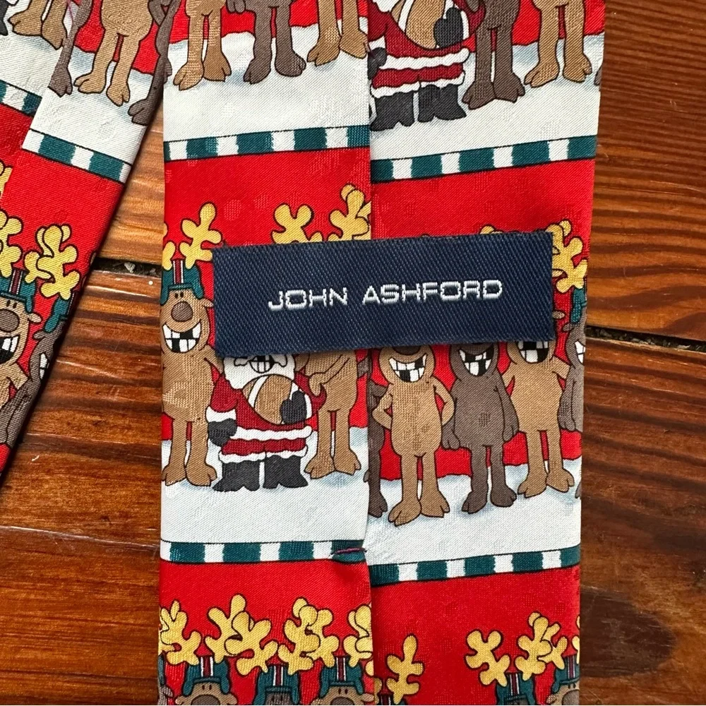Vintage 00s John Ashford Christmas football tie